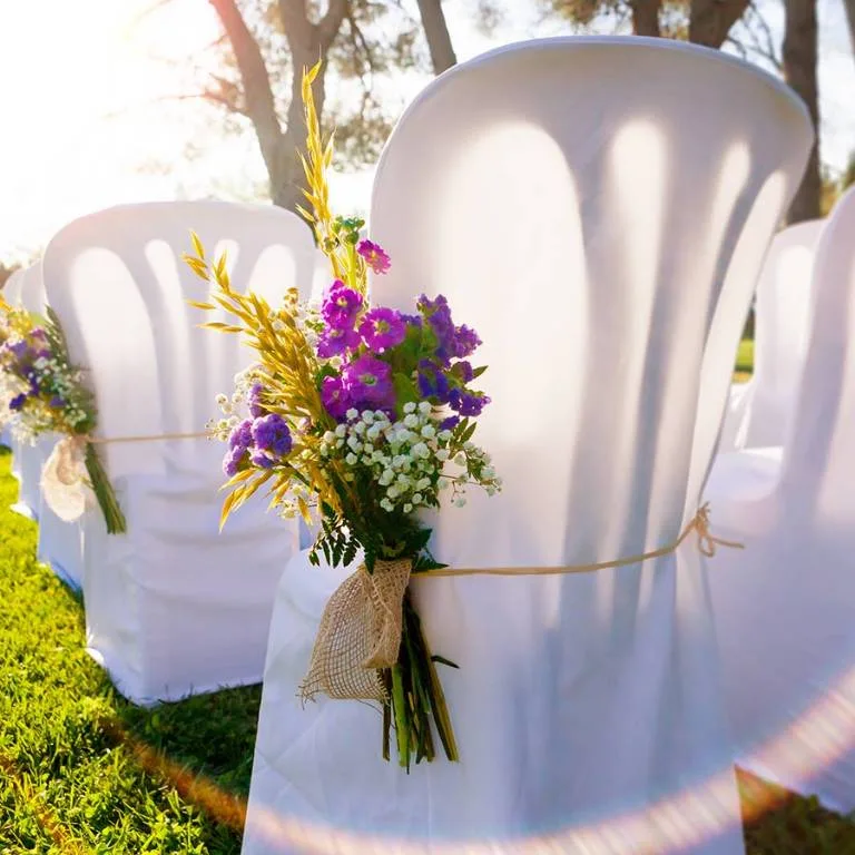 Location chaise Miami empilable résine blanche